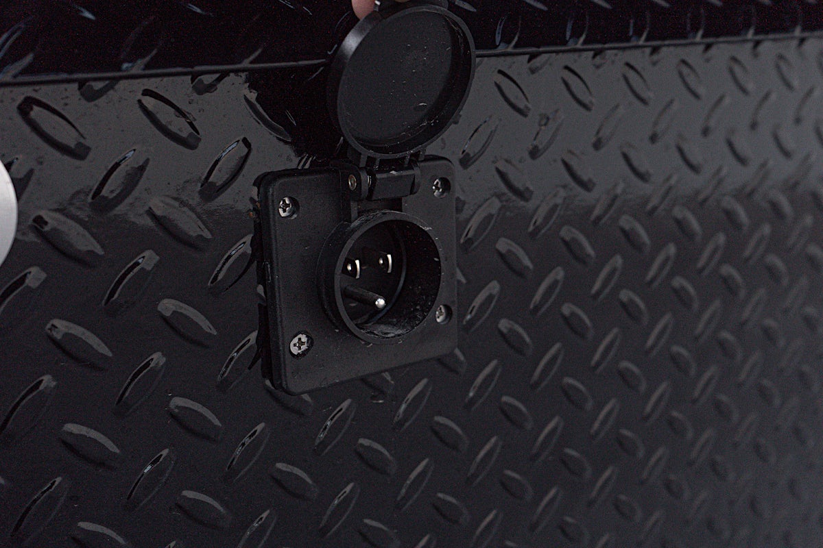 PJ Trailers 26'x102" Gooseneck Deckover Power Tilt Trailer (T8) - Image 12