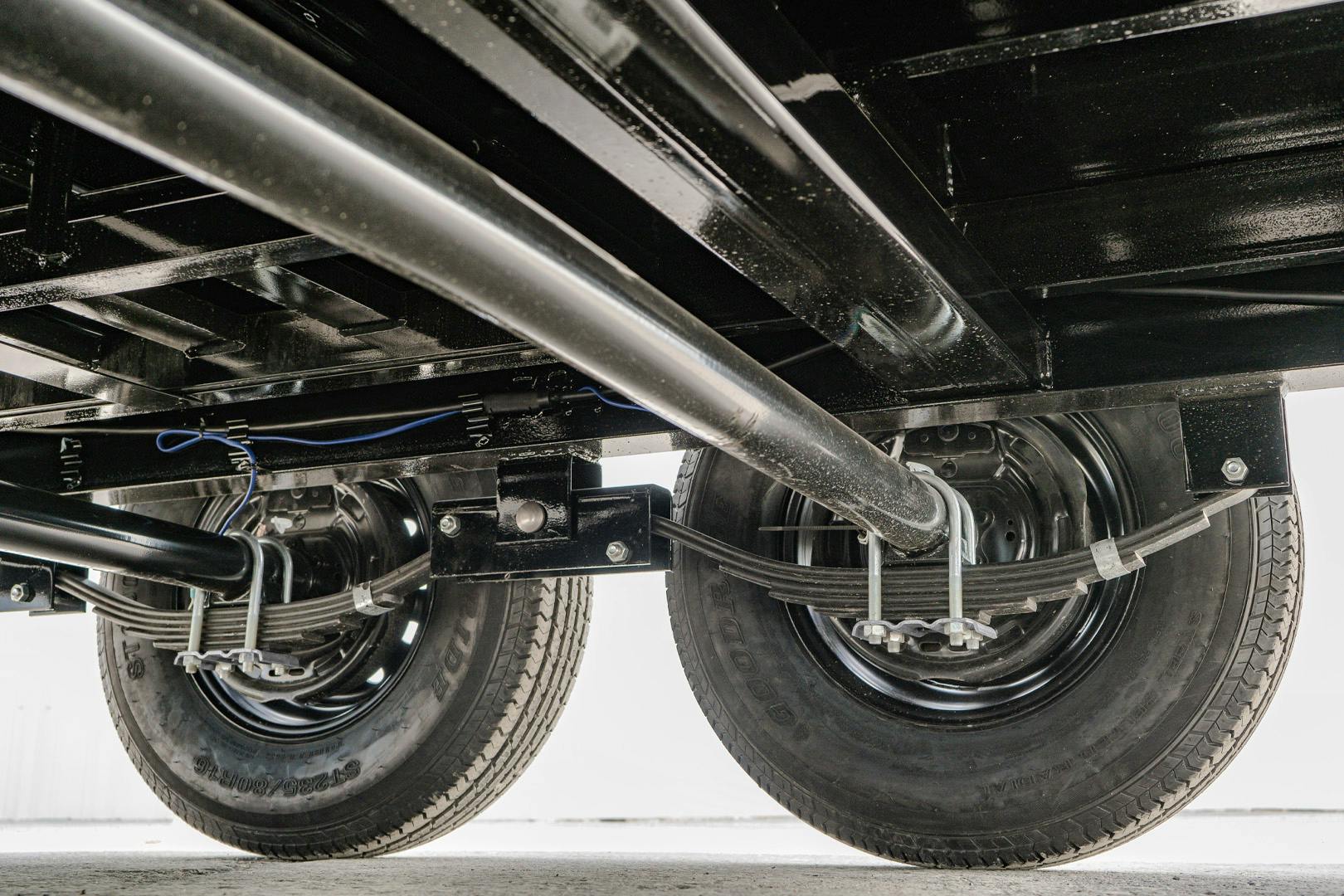 PJ Trailers 14'x83" GN Telescopic Dump Trailer w/ 4' Sides (DT) - Stock #87059 - Image 21 of 36