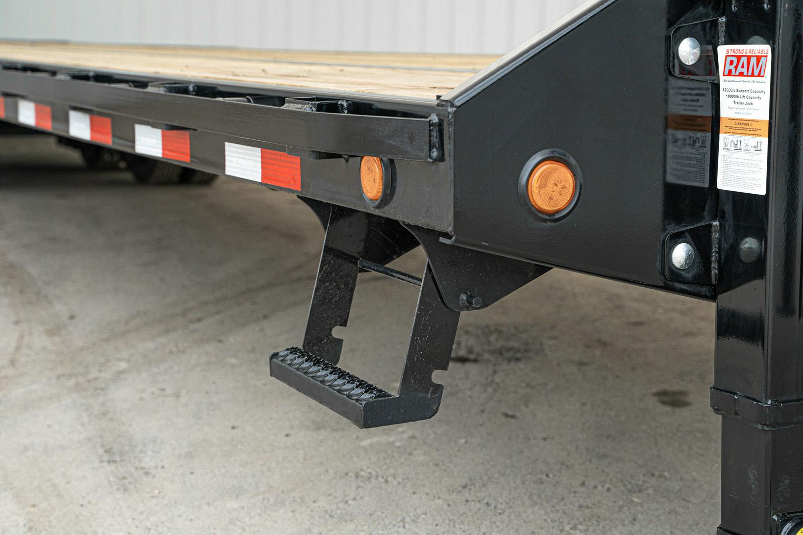 PJ Trailers 40'x102" Gooseneck Low Pro Flatbed Trailer w/ Duals (LD) - Stock #87066 - Image 9 of 19