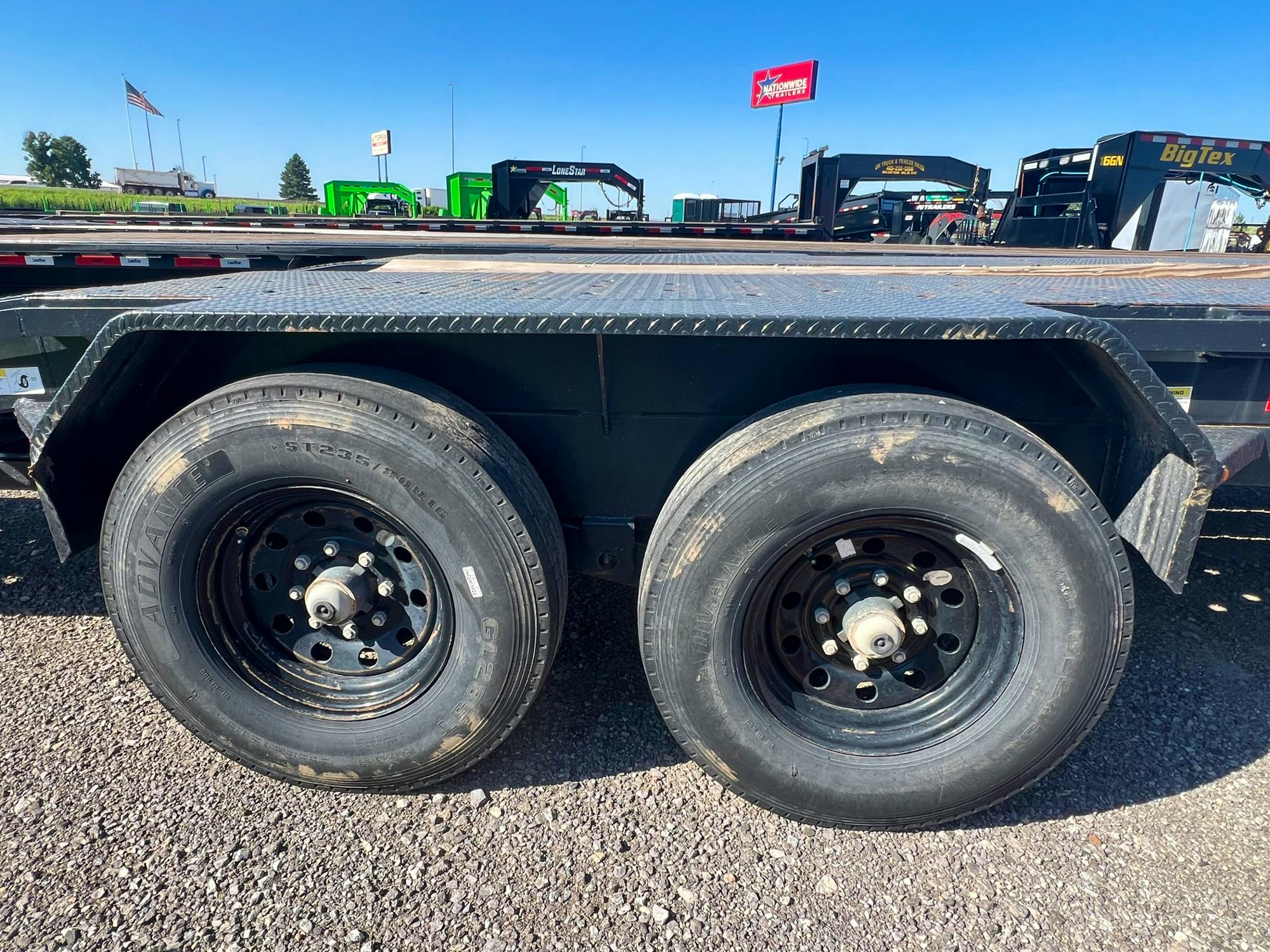 LoneStar USED 36'x83" Gooseneck Hi-Deck Carhauler Trailer w/ 8' Dovetail - Stock #87069 - Image 5 of 5