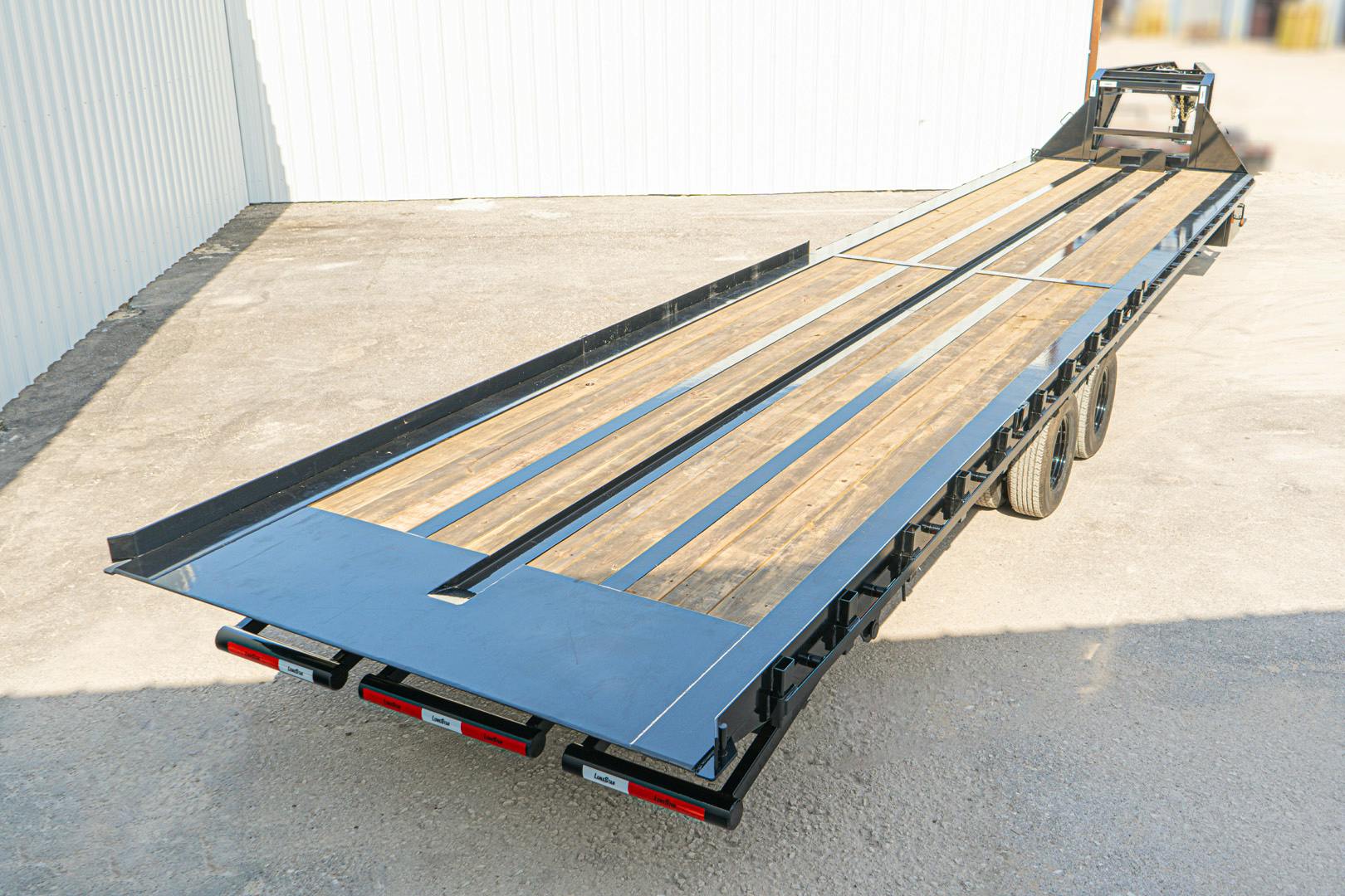 LoneStar 40'x102" Tilt Shipping Container Trailer w/ Duals (TC) - Stock #87125 - Image 23 of 28