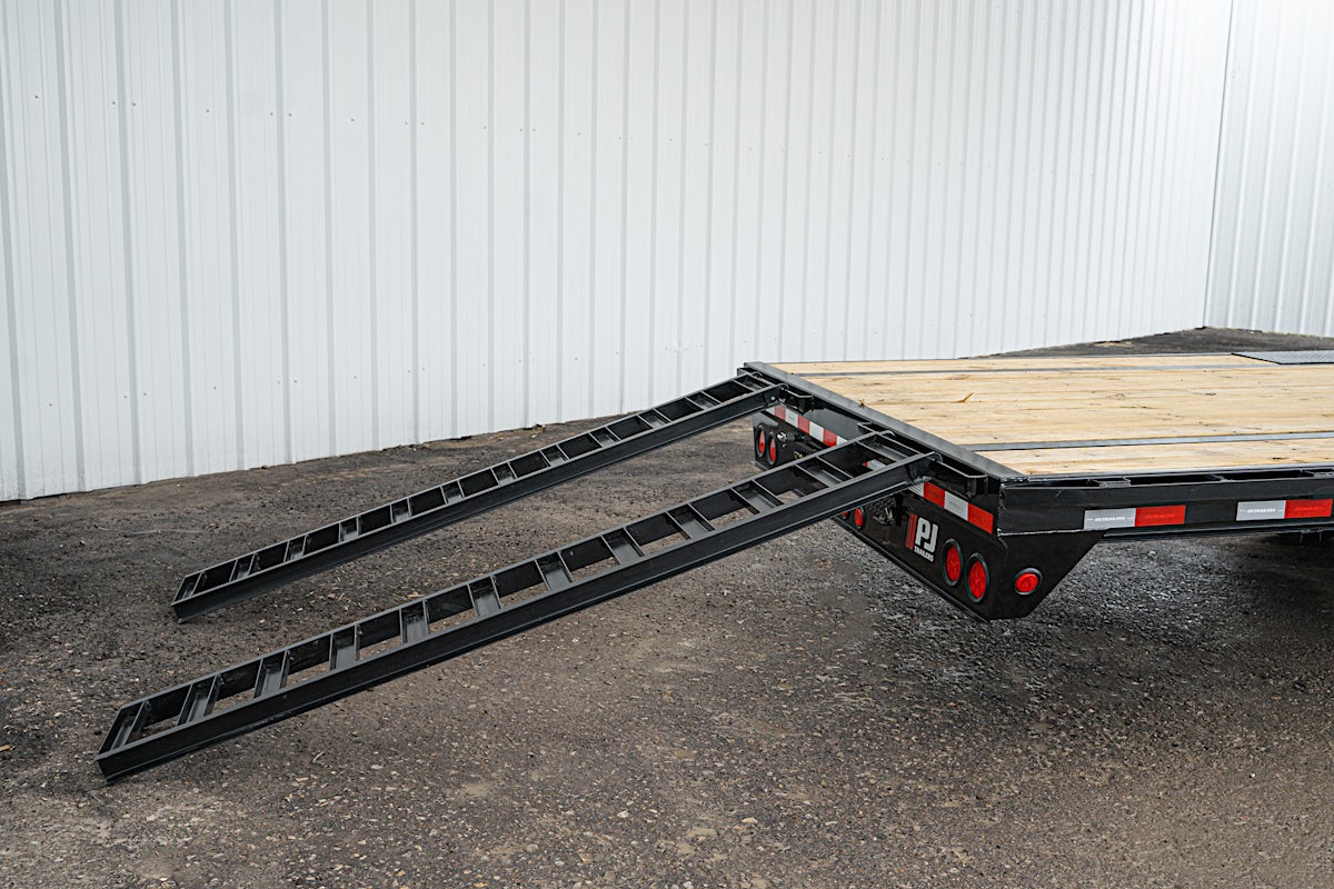 PJ Trailers 32'x102" Gooseneck Low Pro Flatbed Trailer w/ Singles (LS) - Image 12