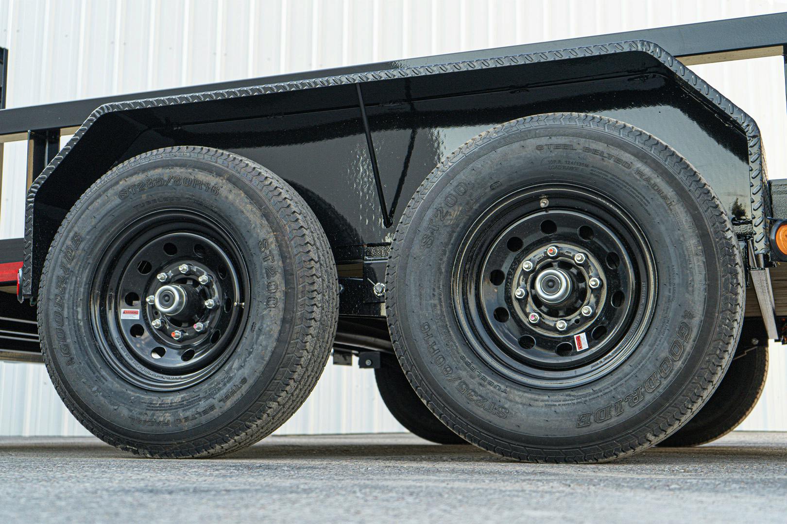 PJ Trailers 24'x83" Gooseneck Angle Pipetop Equipment Trailer (P8) - Image 12