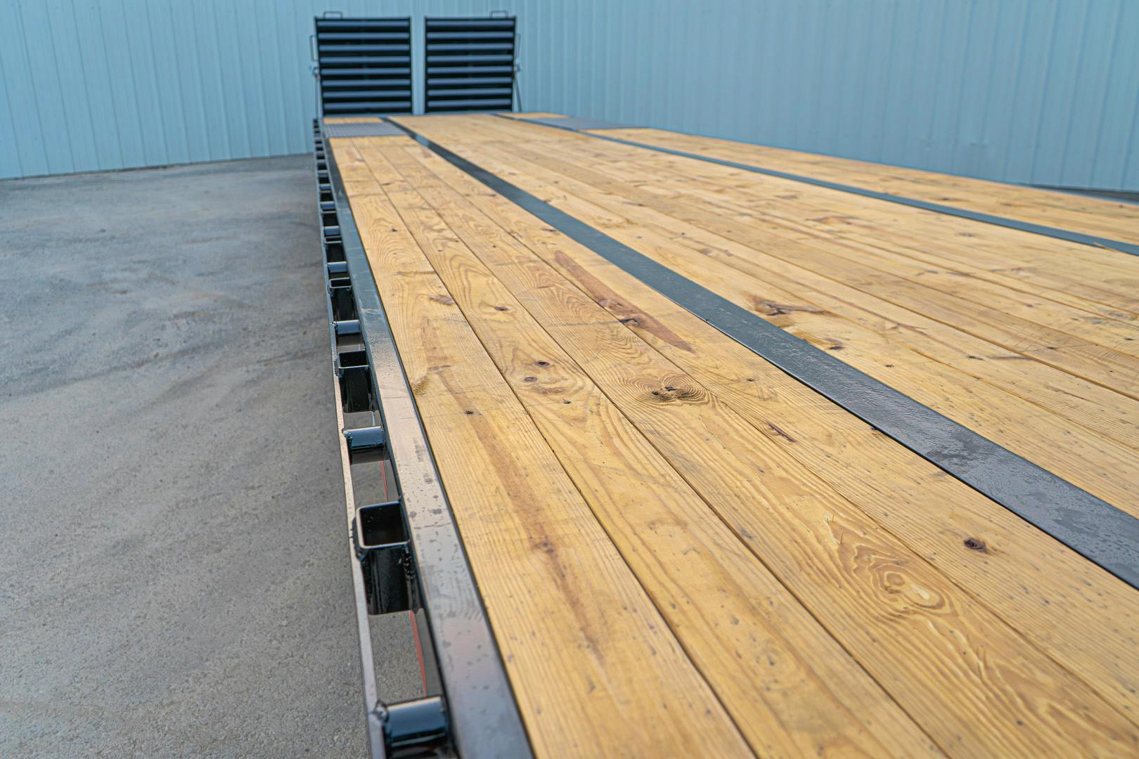 PJ Trailers 40'x102" Gooseneck Low Pro Flatbed Trailer w/ Duals (LD) - Image 12
