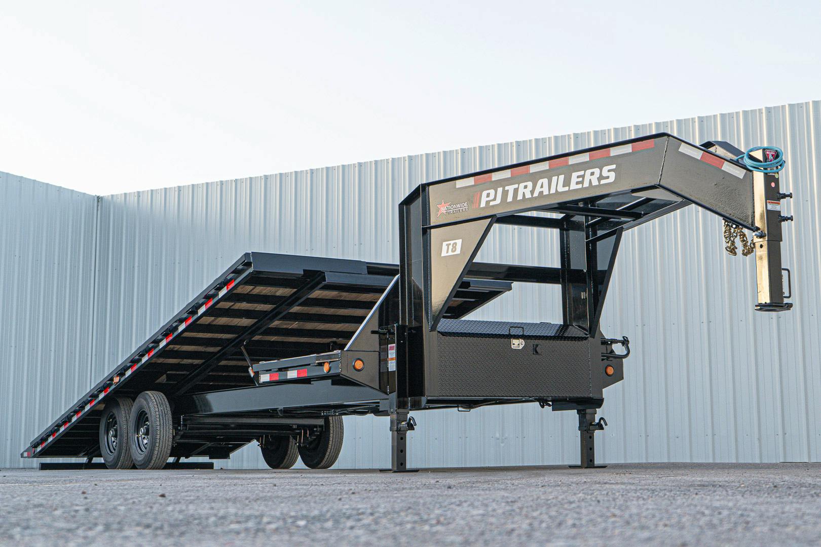 PJ Trailers 26'x102" Gooseneck Deckover Power Tilt Trailer (T8) - Image 5
