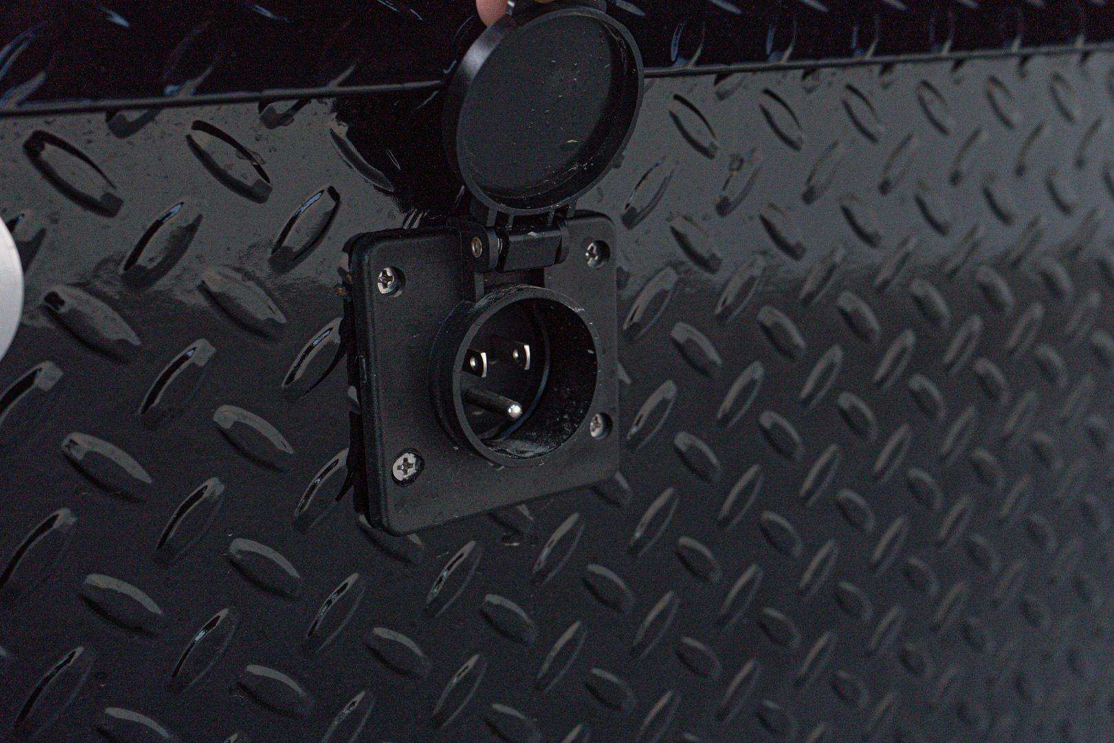 PJ Trailers 26'x102" Gooseneck Deckover Power Tilt Trailer (T8) - Image 12