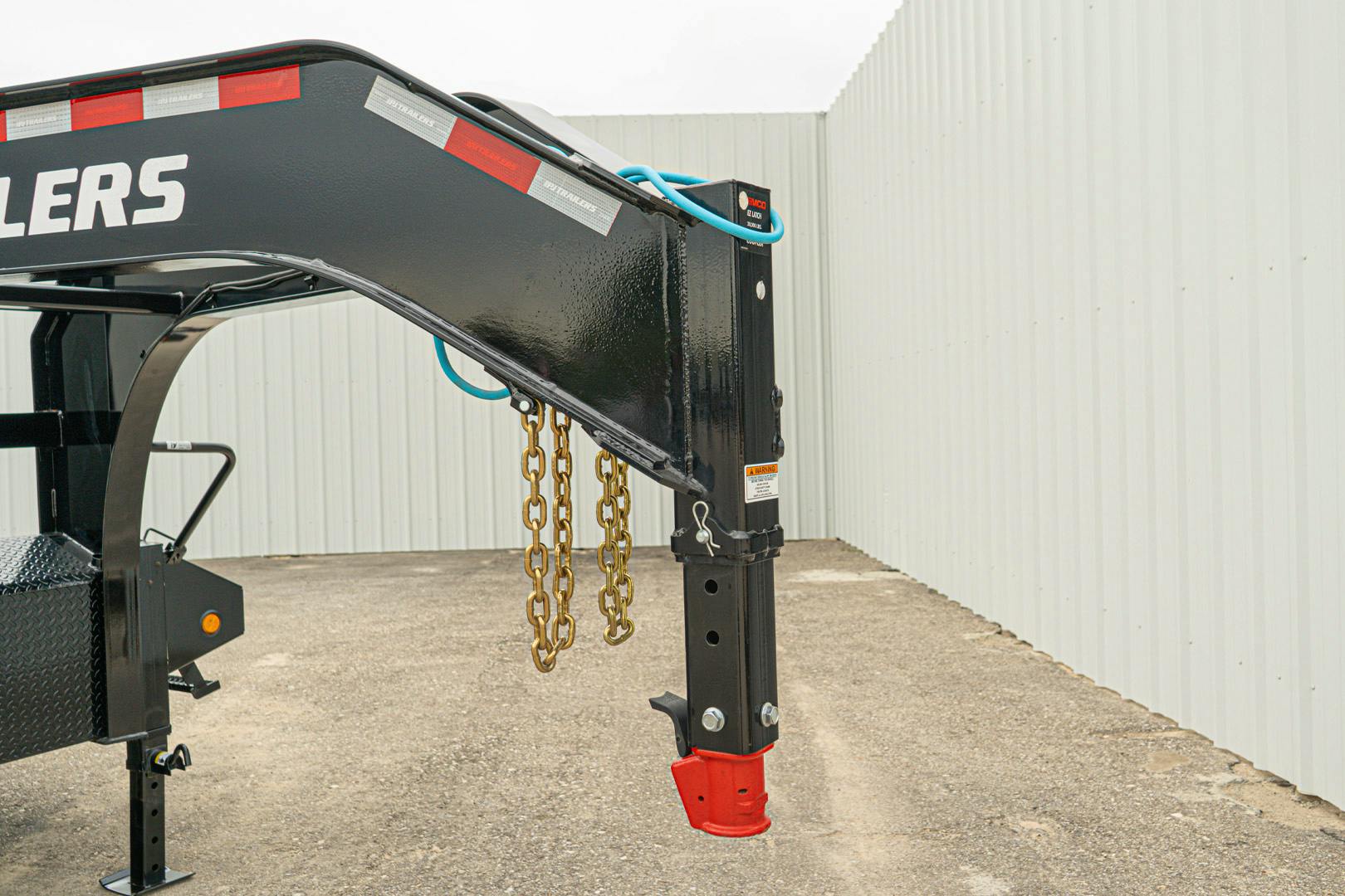 PJ Trailers 34'x102" Gooseneck Low Pro Flatbed Trailer w/ Duals (LD) - Image 4