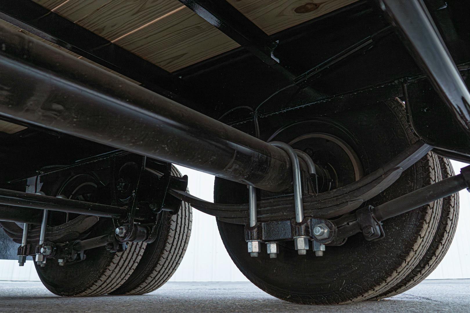 PJ Trailers 40'x102" Gooseneck Low Pro Flatbed Trailer w/ Duals (LD) - Image 14