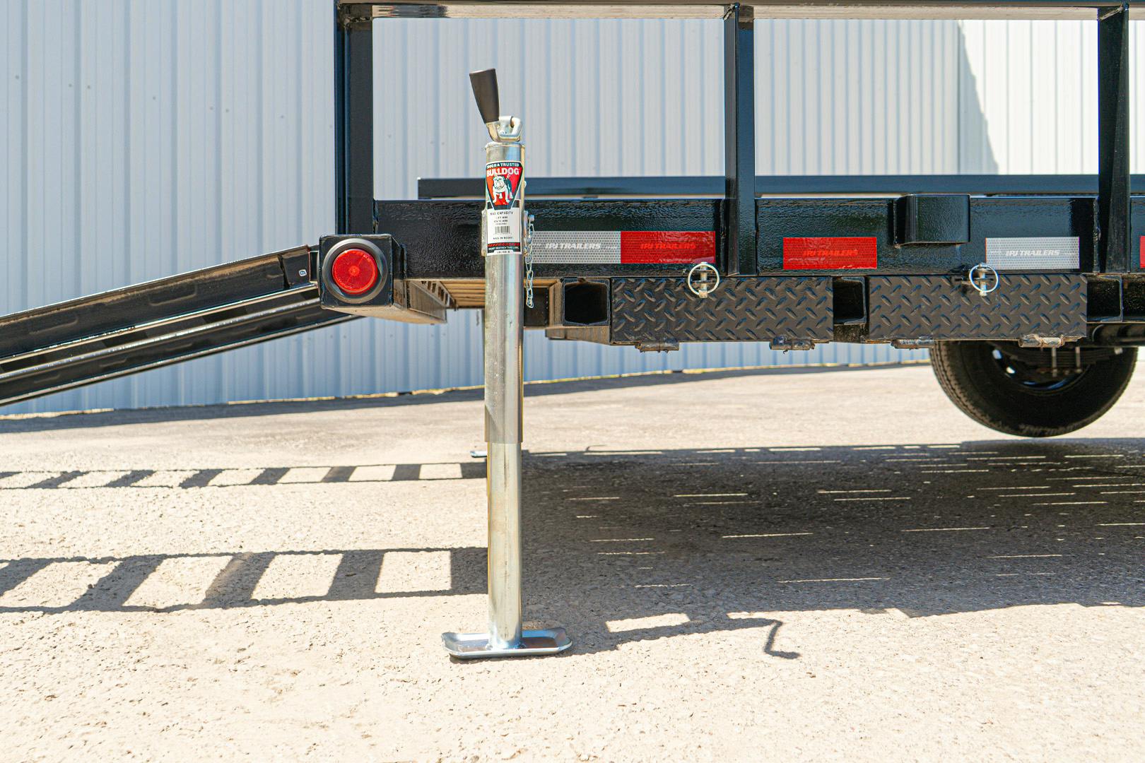 PJ Trailers 24'x83" Gooseneck Angle Pipetop Equipment Trailer (P8) - Stock #87572 - Image 20 of 22