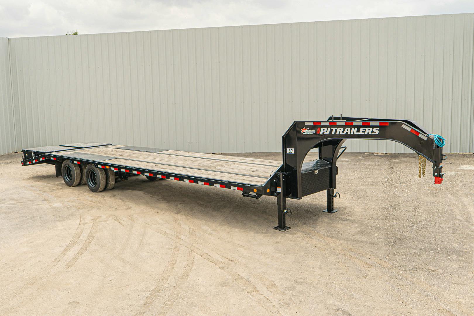 PJ Trailers 32'x102" 30k Gooseneck Low Pro Flatbed Trailer w/ Duals (LD) - Stock #87613 - Image 3 of 22
