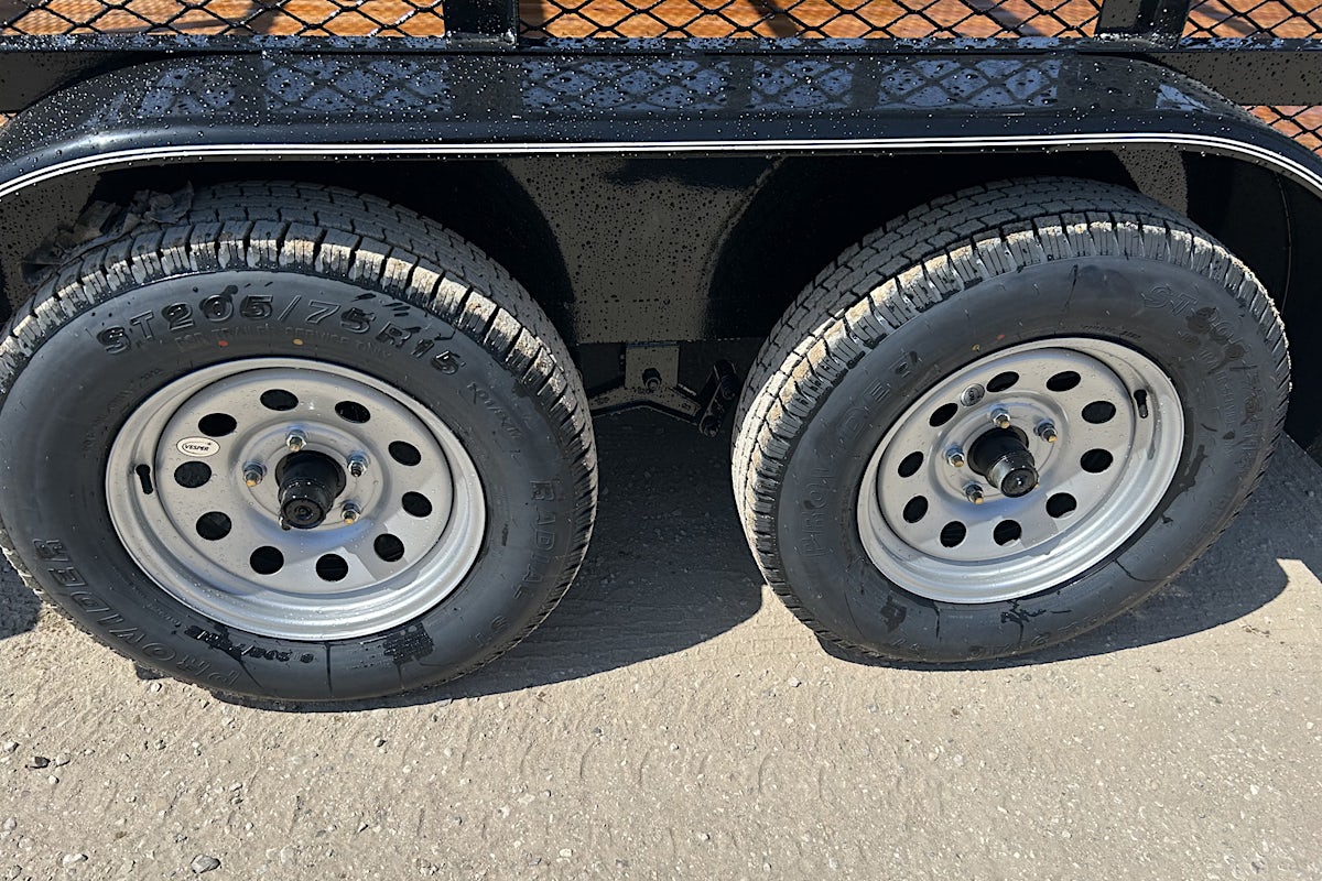 Texas Bragg 16'x77" Landscape Trash Trailer w/ Tandem Axle (LT) - Stock #87635 - Image 6 of 7 Texas Bragg 16'x77" Landscape Trash Trailer w/ Tandem Axle (LT) - Stock #87635 - Image 6 of 7