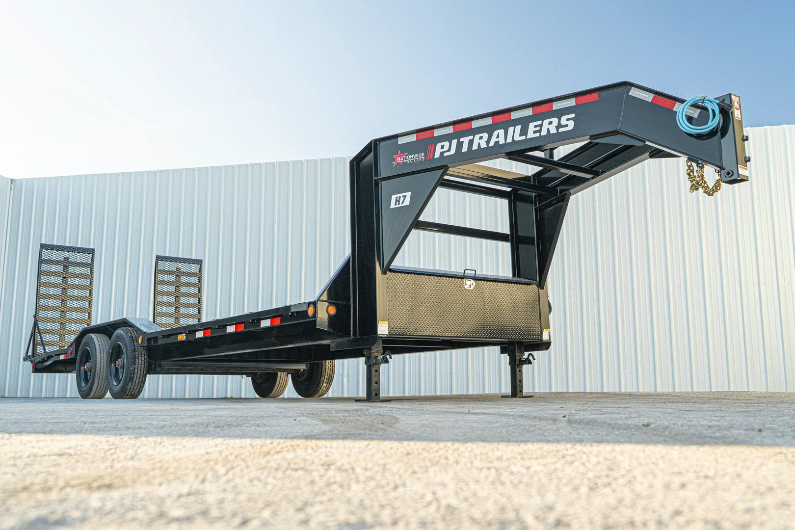 PJ Trailers 24'x102" Gooseneck 10" Pro I-Beam S/W Equipment Trailer (H7) - Stock #87647 - Image 3 of 17