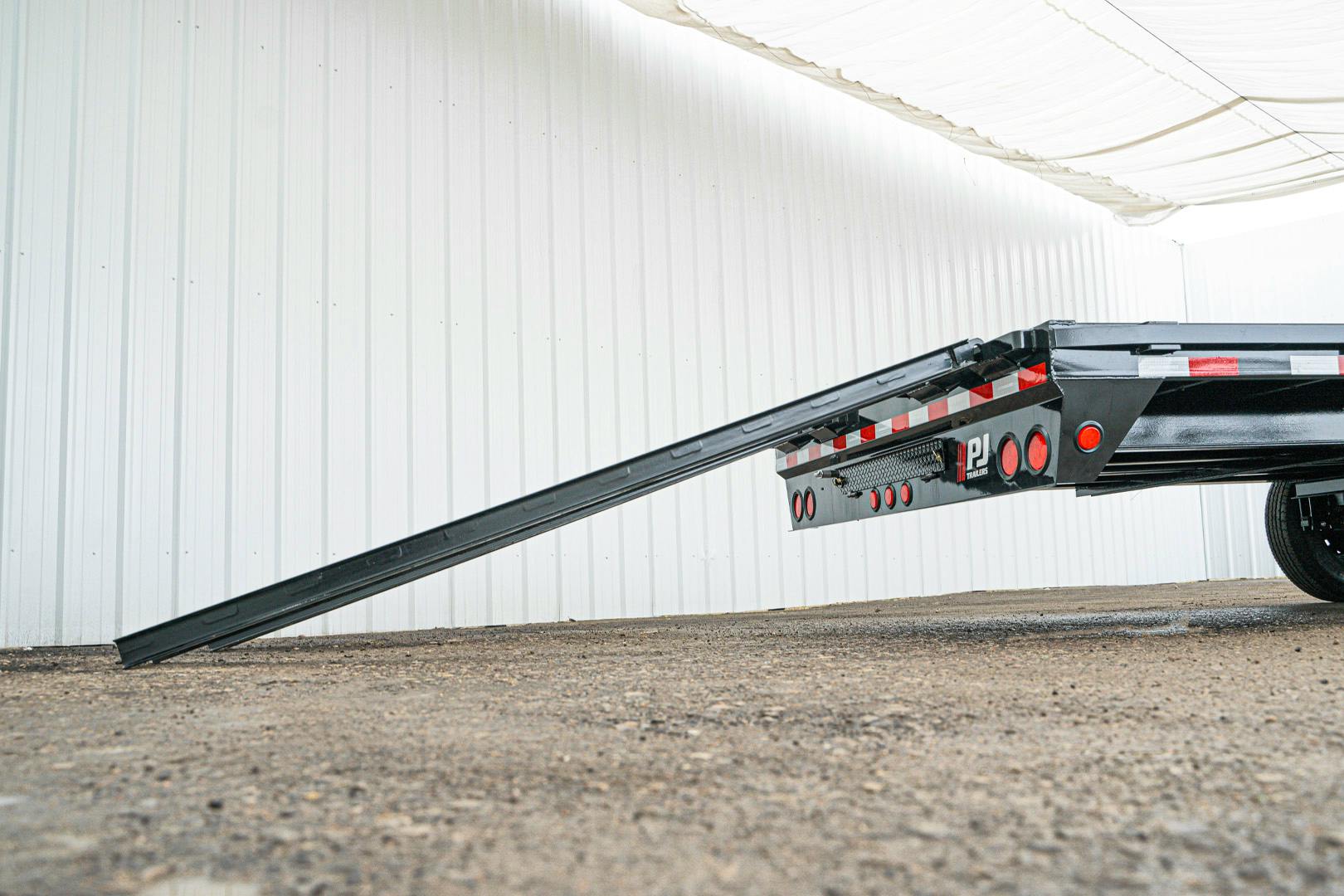 PJ Trailers 32'x102" Gooseneck Low Pro Flatbed Trailer w/ Singles (LS) - Stock #87655 - Image 16 of 16