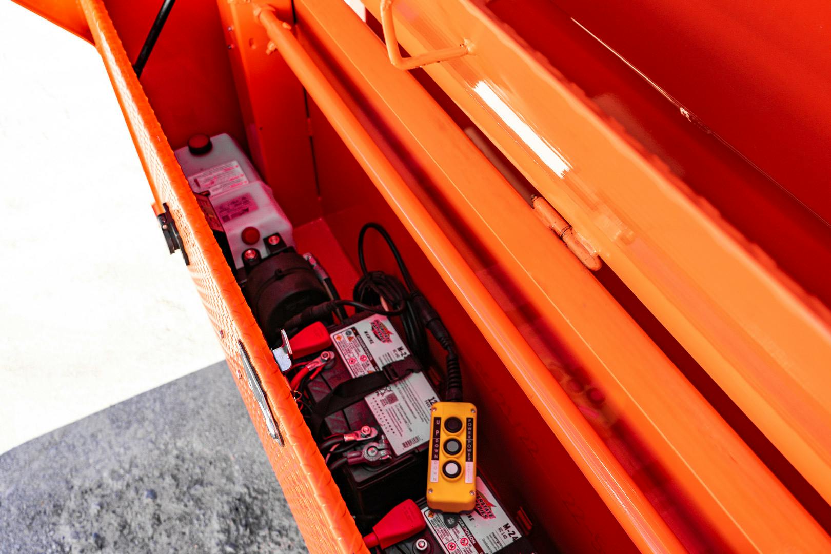 PJ Trailers 16'x83" Gooseneck HD Low Pro Dump Trailer w/ 3' Sides (DE) - Stock #87666 - Image 13 of 32