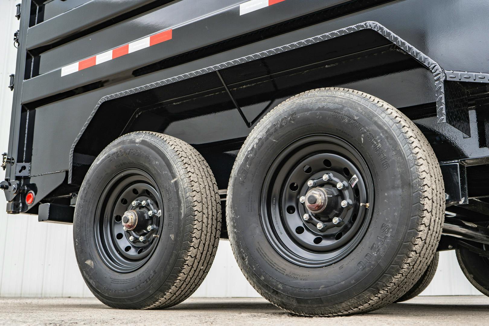 PJ Trailers 14'x83" 18k GN Low Pro Dump Trailer w/ 4' Sides (DX) - Stock #87692 - Image 19 of 34