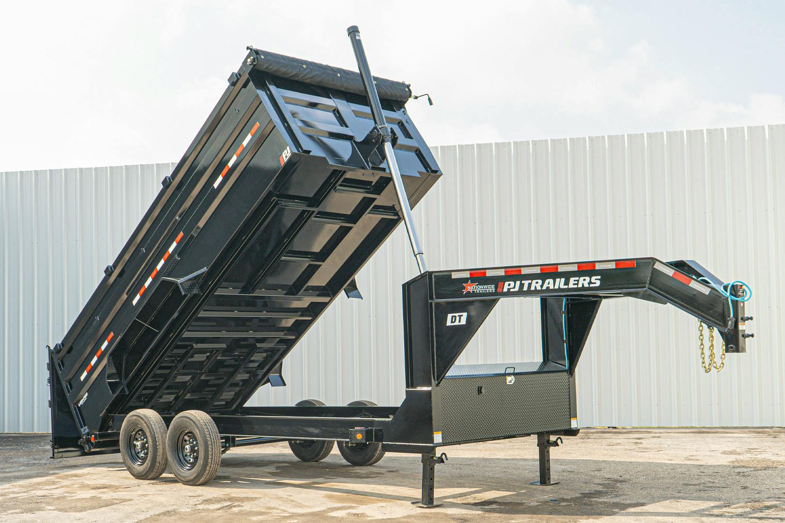 PJ Trailers 16'x83" Gooseneck Telescopic Dump Trailer w/ 4' Sides (DT) - Stock #87745 - Image 3 of 31