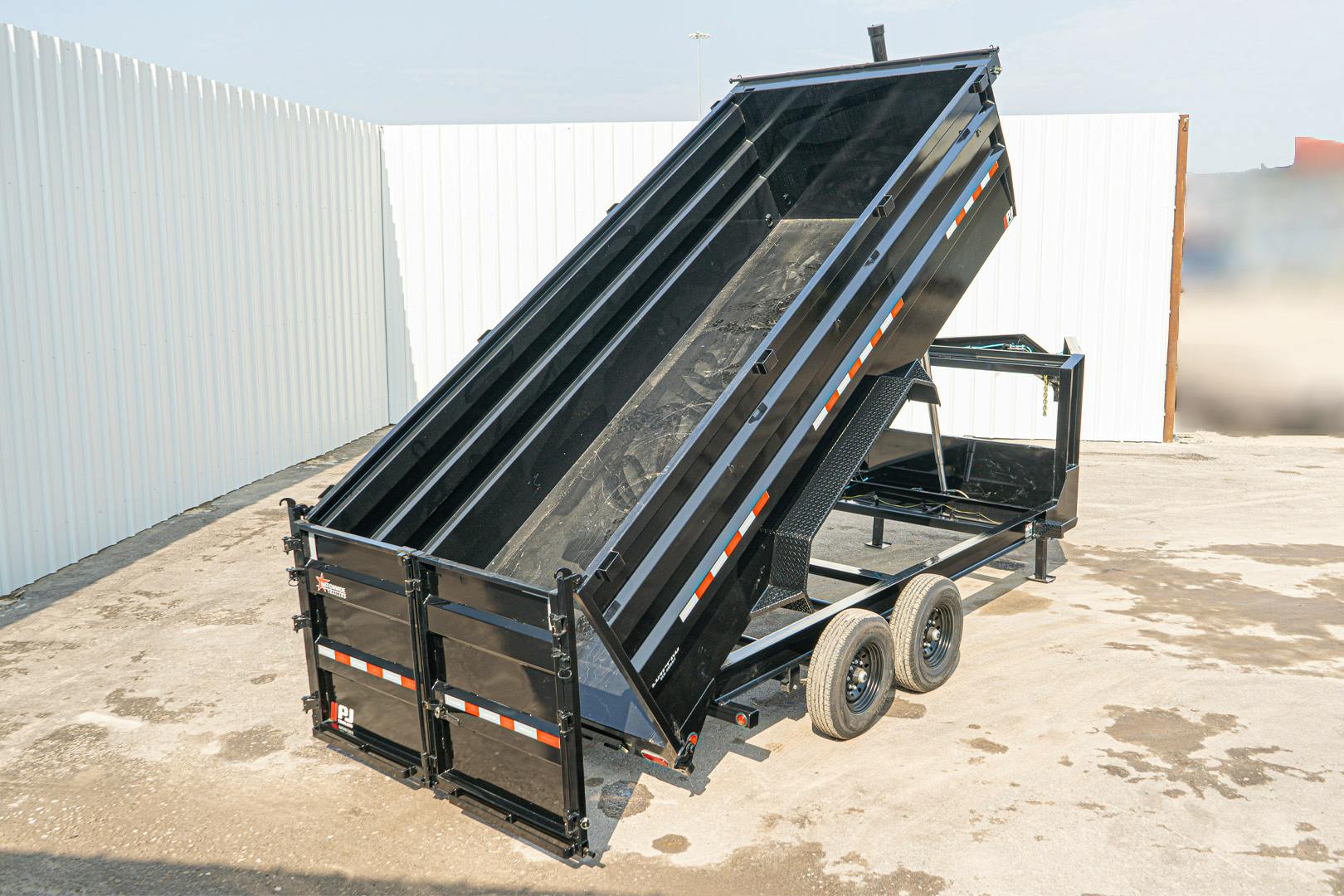 PJ Trailers 16'x83" Gooseneck Telescopic Dump Trailer w/ 4' Sides (DT) - Stock #87745 - Image 26 of 31