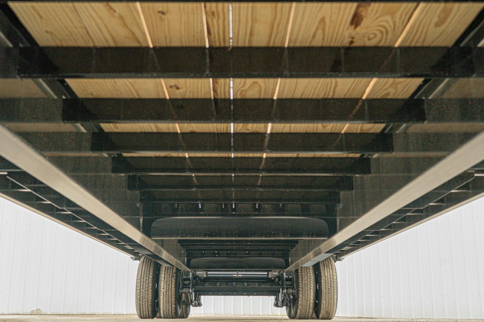 PJ Trailers 40'x102" Gooseneck Low Pro Flatbed Trailer w/ Duals (LD) - Stock #87749 - Image 19 of 28