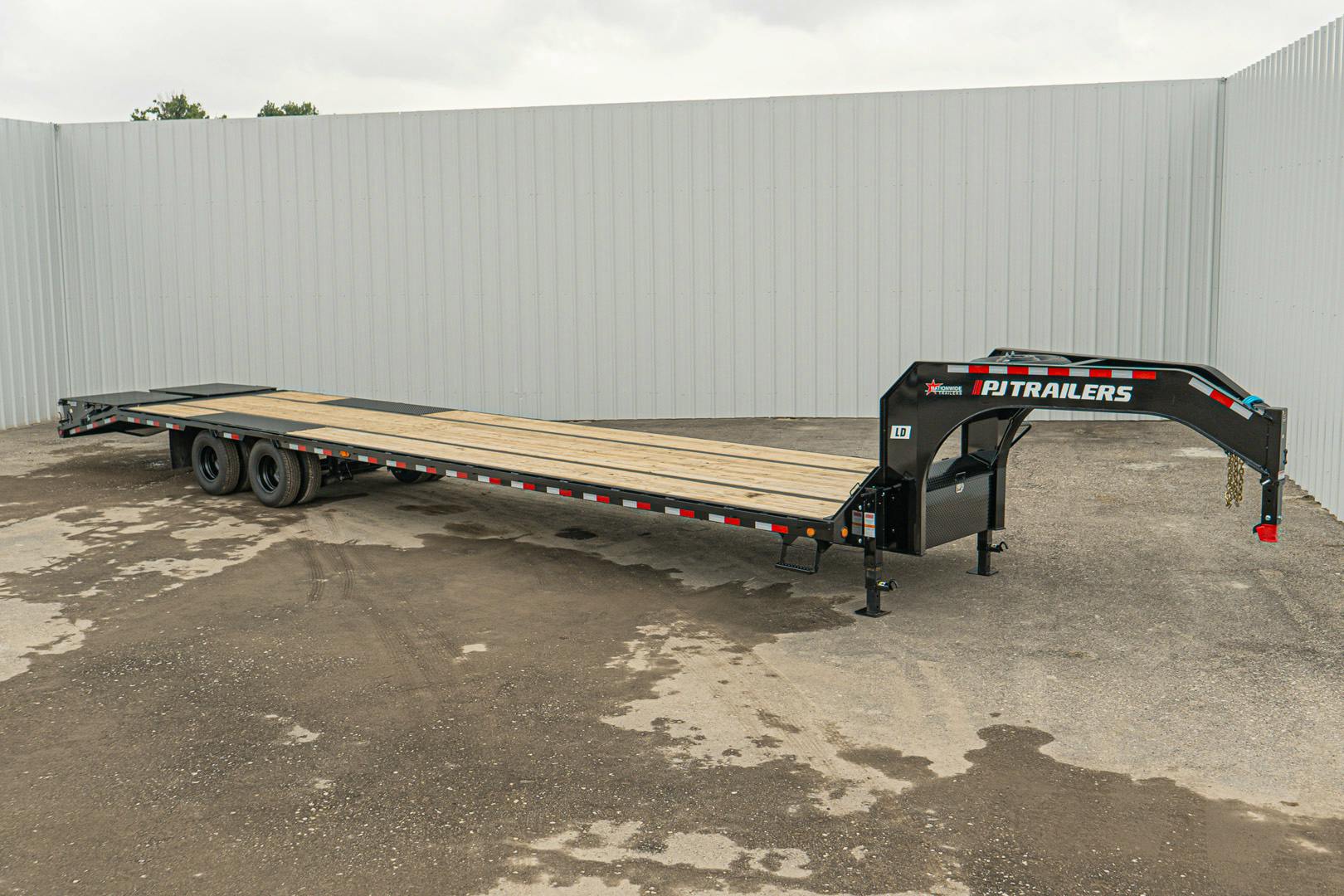 PJ Trailers 40'x102" Gooseneck Low Pro Flatbed Trailer w/ Duals (LD) - Stock #87749 - Image 2 of 28