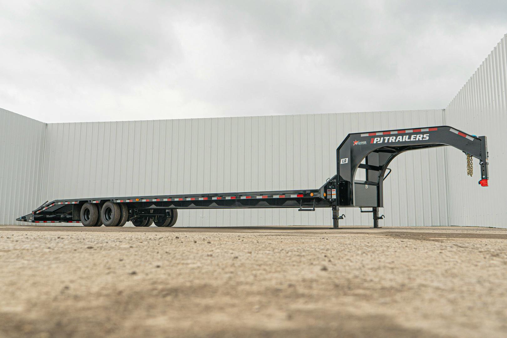 PJ Trailers 40'x102" Gooseneck Low Pro Flatbed Trailer w/ Duals (LD) - Stock #87749 - Image 9 of 28