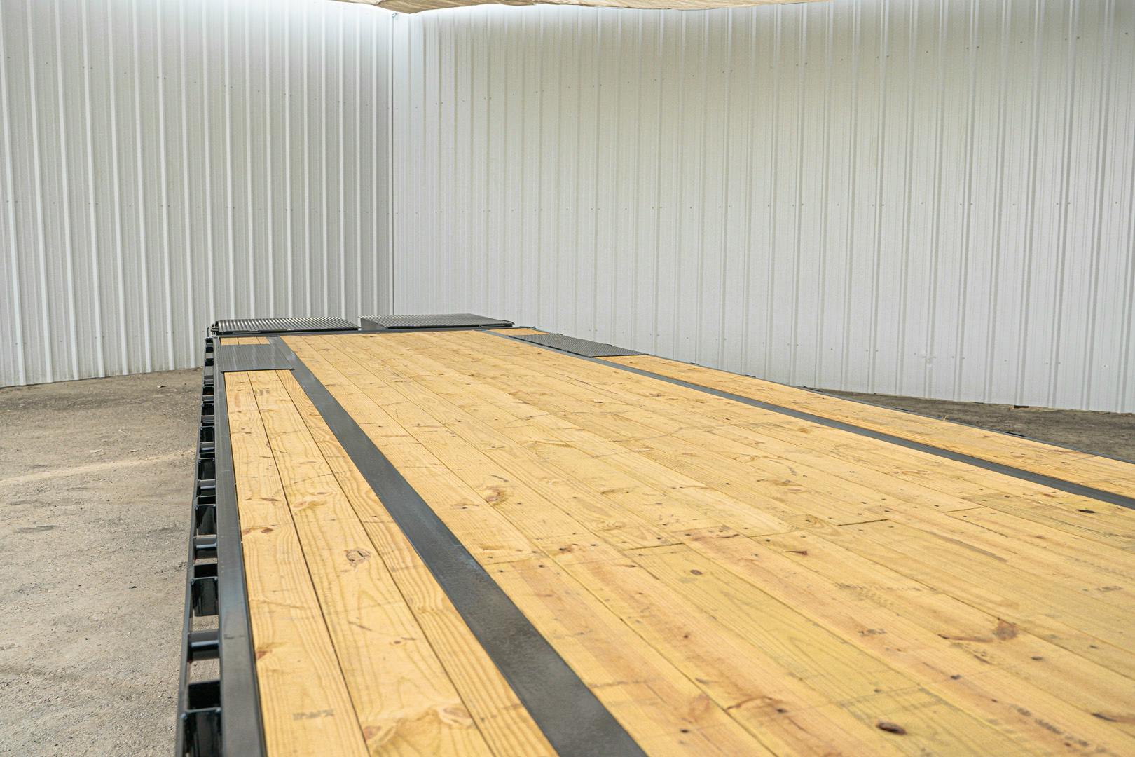 PJ Trailers 32'x102" Gooseneck Low Pro Flatbed Trailer w/ Singles (LS) - Stock #87808 - Image 8 of 16