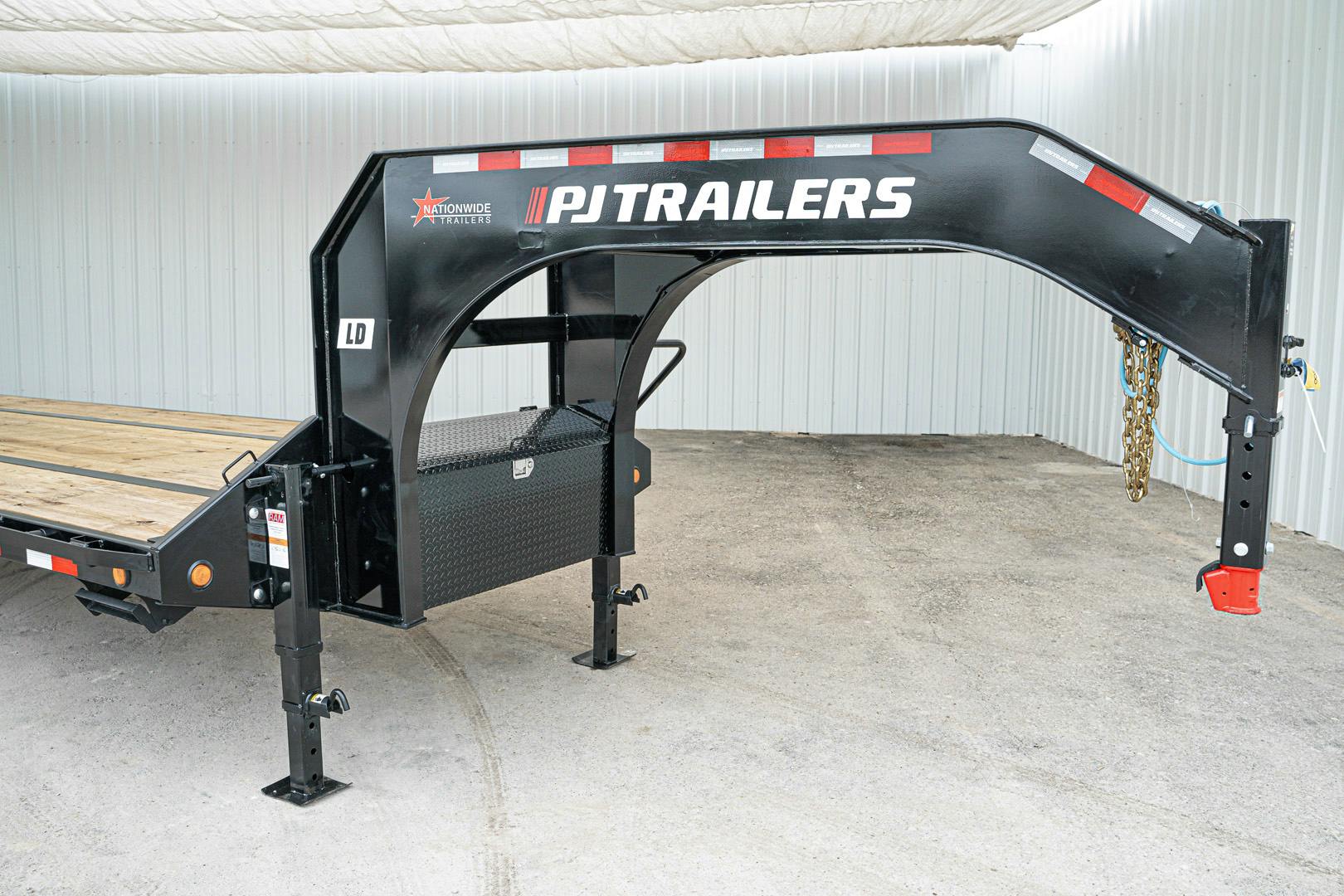 PJ Trailers 40'x102" Gooseneck Low Pro Flatbed Trailer w/ Duals (LD) - Stock #87810 - Image 4 of 19