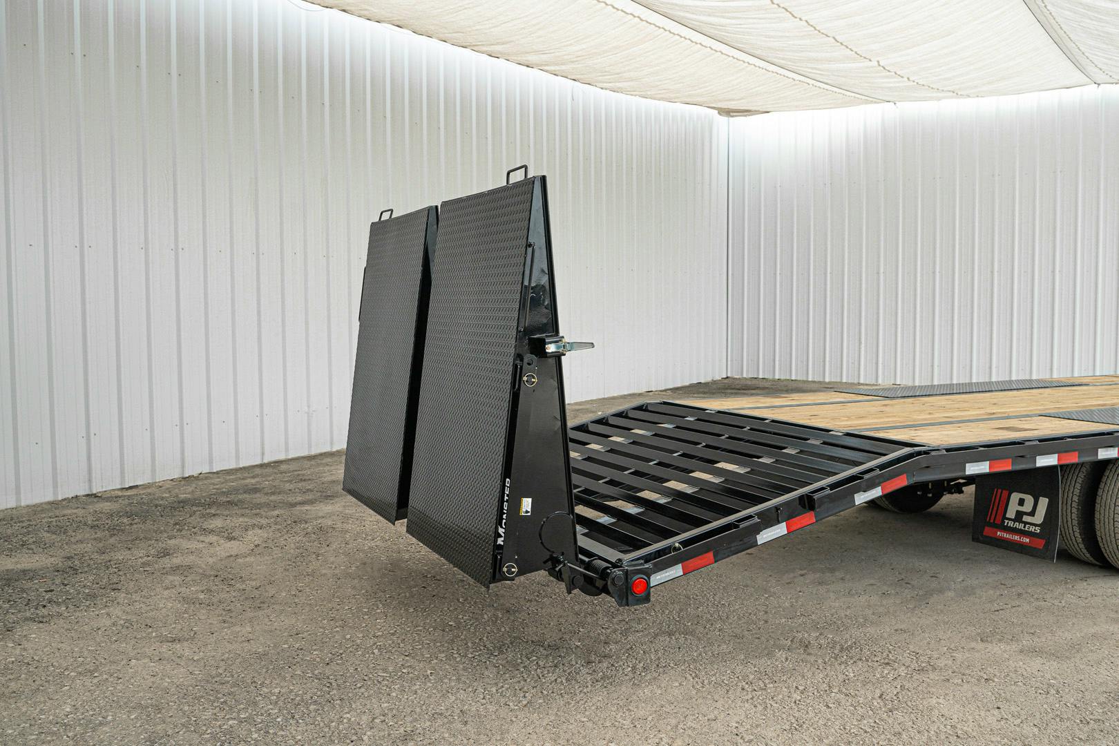 PJ Trailers 40'x102" Gooseneck Low Pro Flatbed Trailer w/ Duals (LD) - Stock #87810 - Image 12 of 19