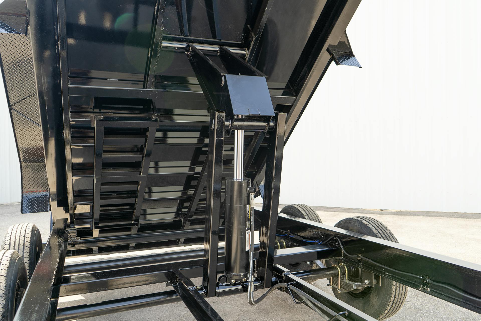 PJ Trailers 14'x83" Low Pro High Side Dump Trailer w/ 3' Sides (DM) - Stock #87847 - Image 6 of 25