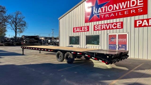 PJ Trailers 32'x102" 18k Gooseneck Flatbed Trailer w/ Singles (LX) - Stock #88159 - Image 3 of 7