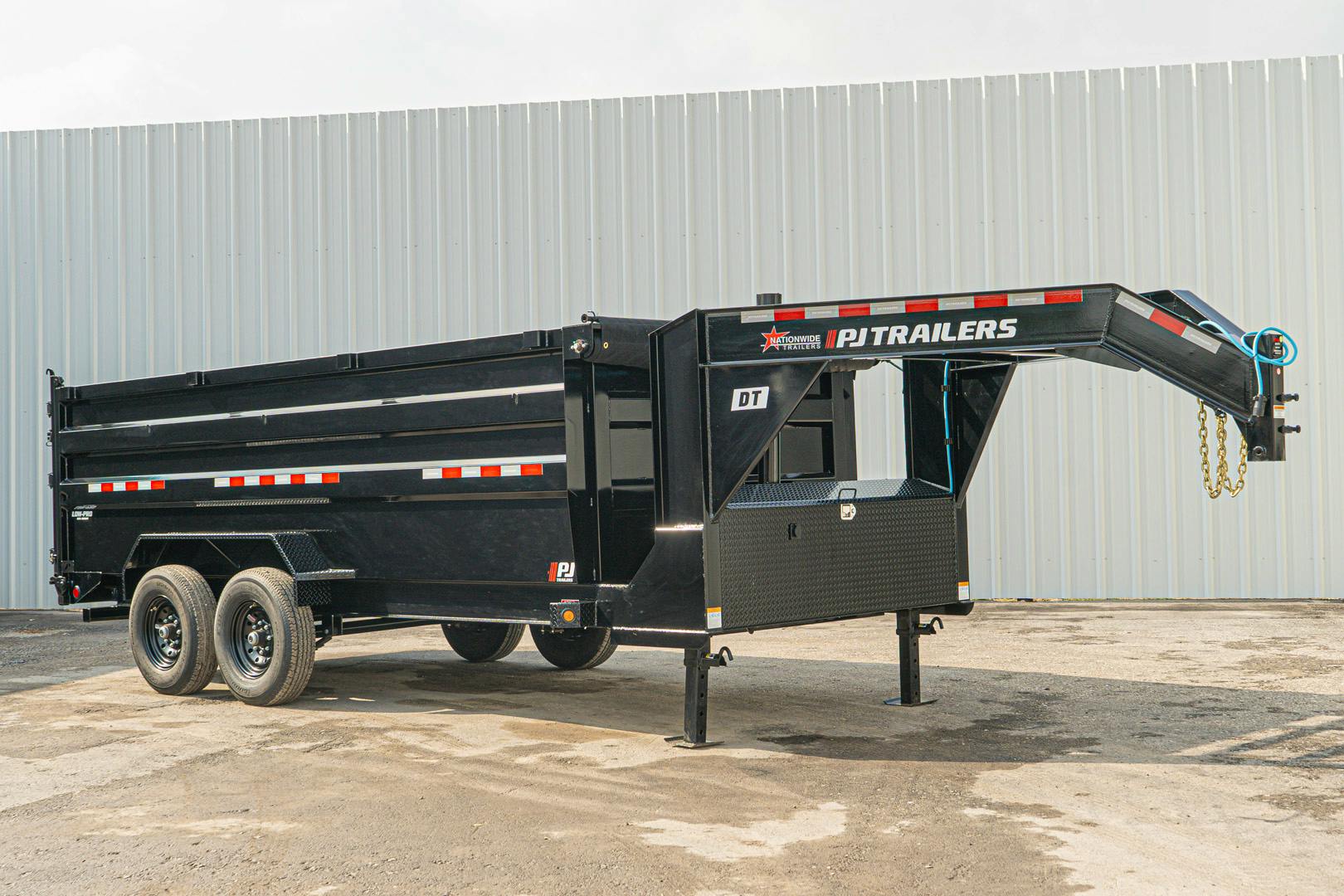 PJ Trailers 16'x83" Gooseneck Telescopic Dump Trailer w/ 4' Sides (DT) - Stock #88164 - Image 4 of 31