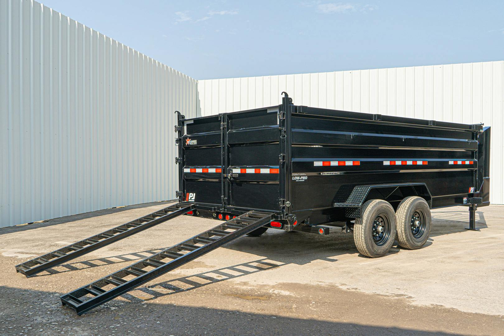 PJ Trailers 16'x83" Gooseneck Telescopic Dump Trailer w/ 4' Sides (DT) - Stock #88164 - Image 25 of 31