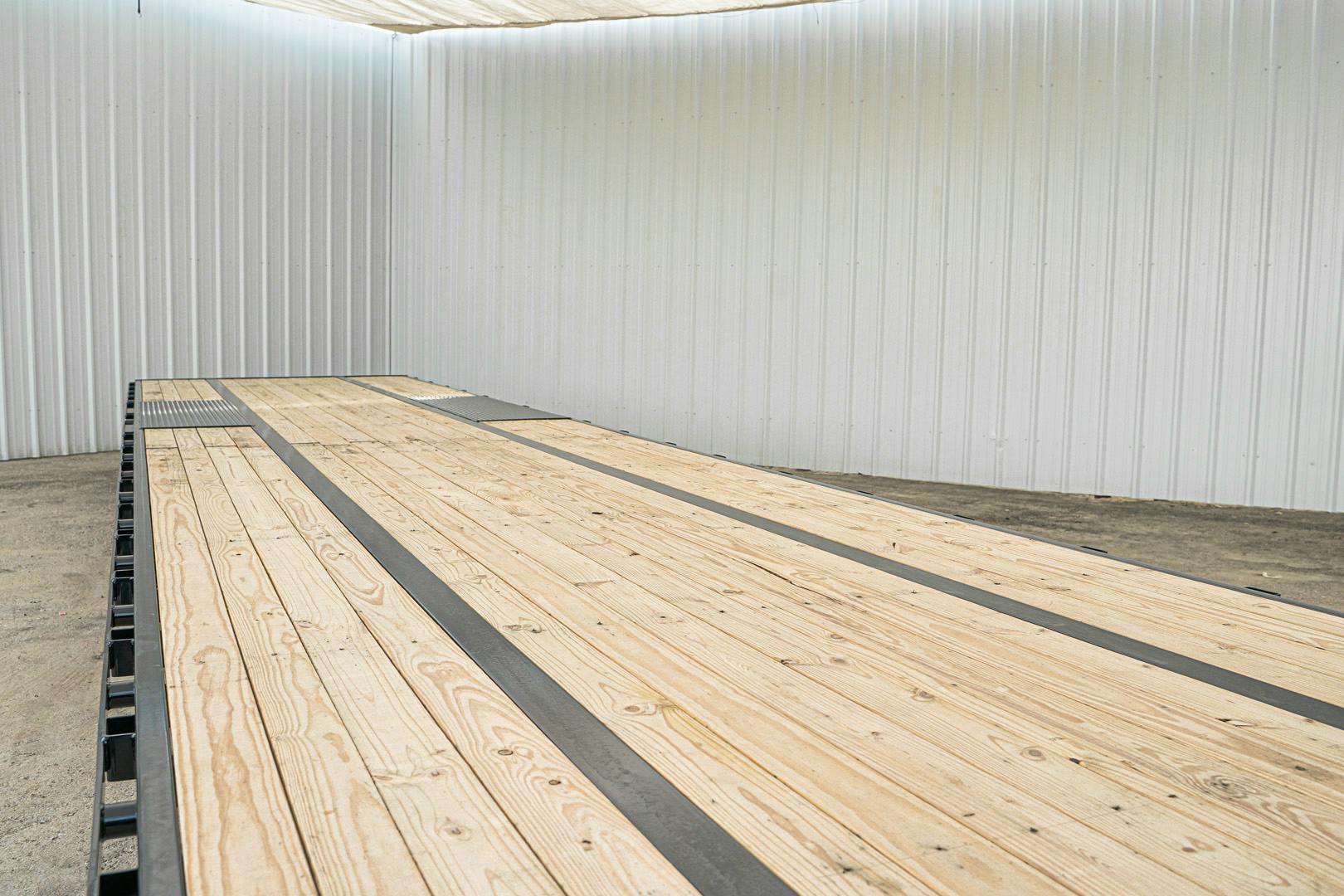 PJ Trailers 40'x102" Gooseneck Low Pro Flatbed Trailer w/ Duals (LD) - Stock #88214 - Image 8 of 16