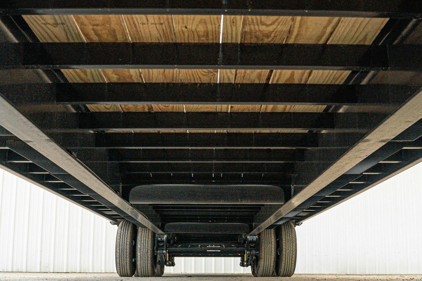 PJ Trailers 40'x102" Gooseneck Low Pro Flatbed Trailer w/ Duals (LD) - Stock #88214 - Image 9 of 16