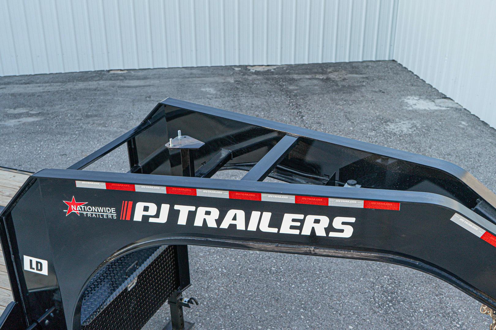 PJ Trailers 32'x102" Gooseneck Low Pro Flatbed Trailer w/ Duals (LD) - Stock #88368 - Image 11 of 27