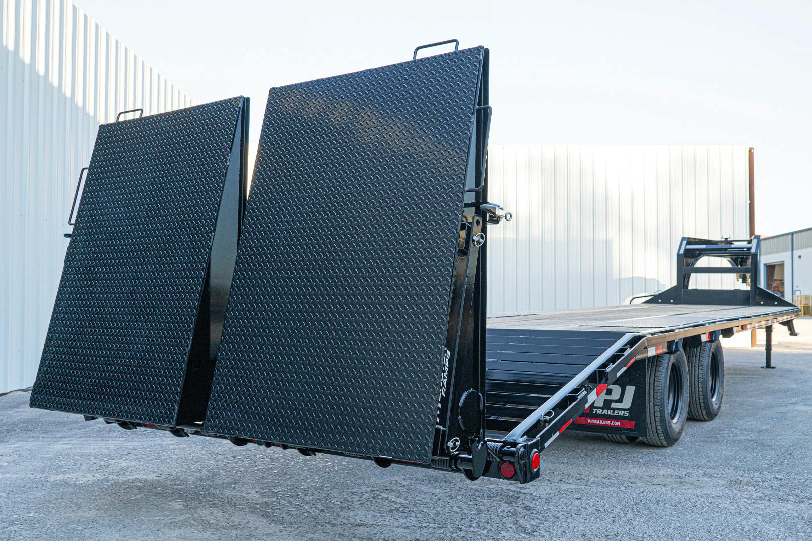 PJ Trailers 32'x102" Gooseneck Low Pro Flatbed Trailer w/ Duals (LD) - Stock #88368 - Image 25 of 27