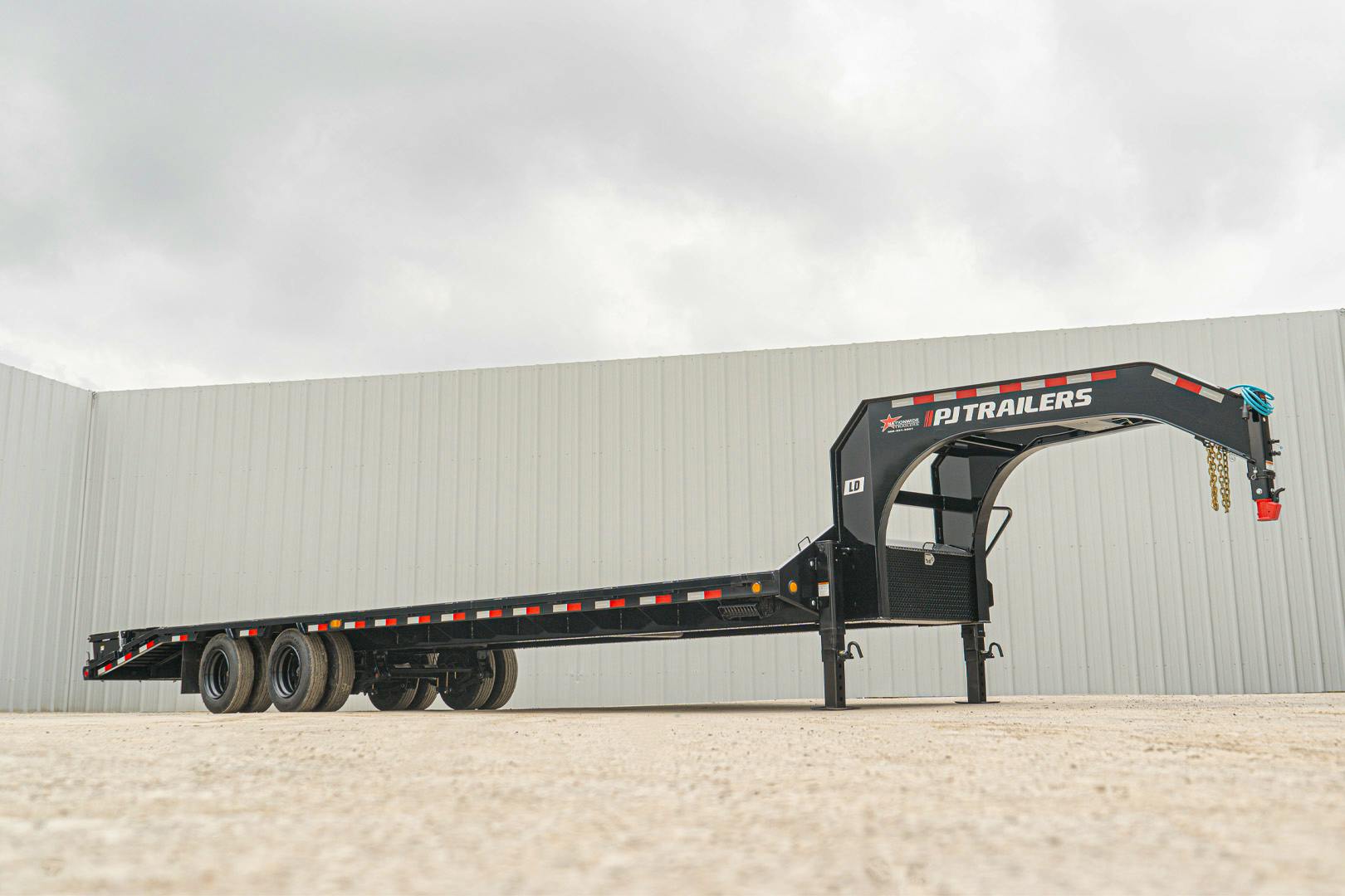 PJ Trailers 32'x102" 30k Gooseneck Low Pro Flatbed Trailer w/ Duals (LD) - Stock #88451 - Image 7 of 22