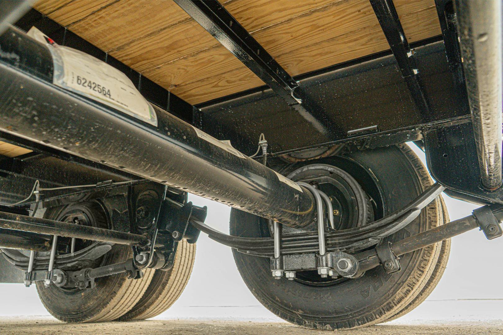 PJ Trailers 32'x102" 30k Gooseneck Low Pro Flatbed Trailer w/ Duals (LD) - Stock #88451 - Image 16 of 22