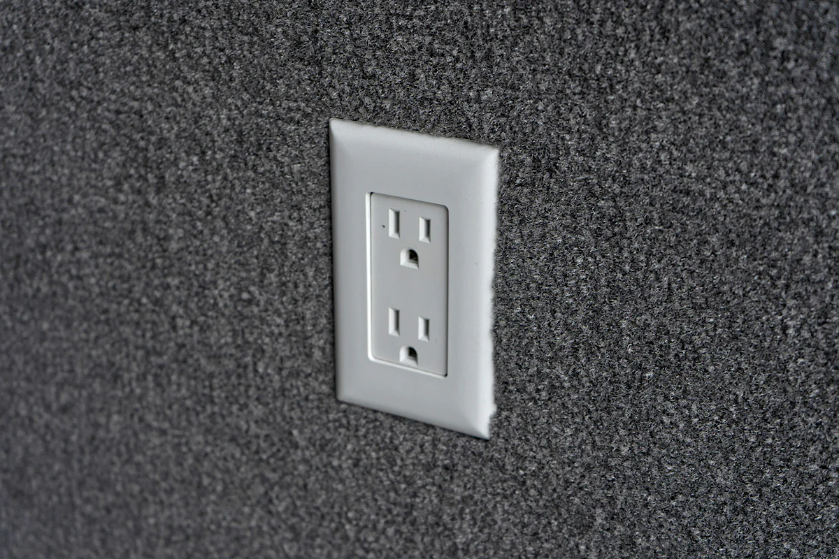 Spartan 8.5'x28' Enclosed Race Trailer w/ Rear Ramp Door (CR) - Stock #88528 - Image 25 of 36 Spartan 8.5'x28' Enclosed Race Trailer w/ Rear Ramp Door (CR) - Stock #88528 - Image 25 of 36