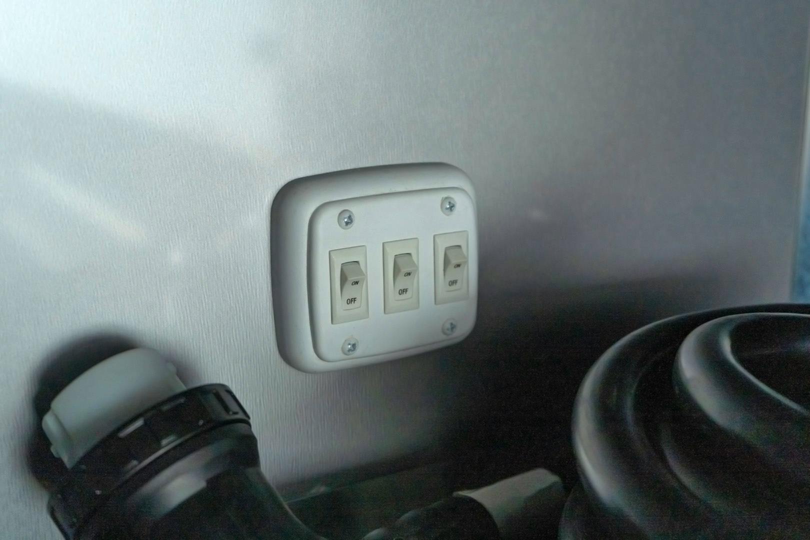 Spartan 8.5'x28' Enclosed Race Trailer w/ Rear Ramp Door (CR) - Stock #88528 - Image 32 of 36