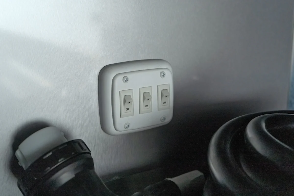 Spartan 8.5'x28' Enclosed Race Trailer w/ Rear Ramp Door (CR) - Stock #88528 - Image 32 of 36 Spartan 8.5'x28' Enclosed Race Trailer w/ Rear Ramp Door (CR) - Stock #88528 - Image 32 of 36