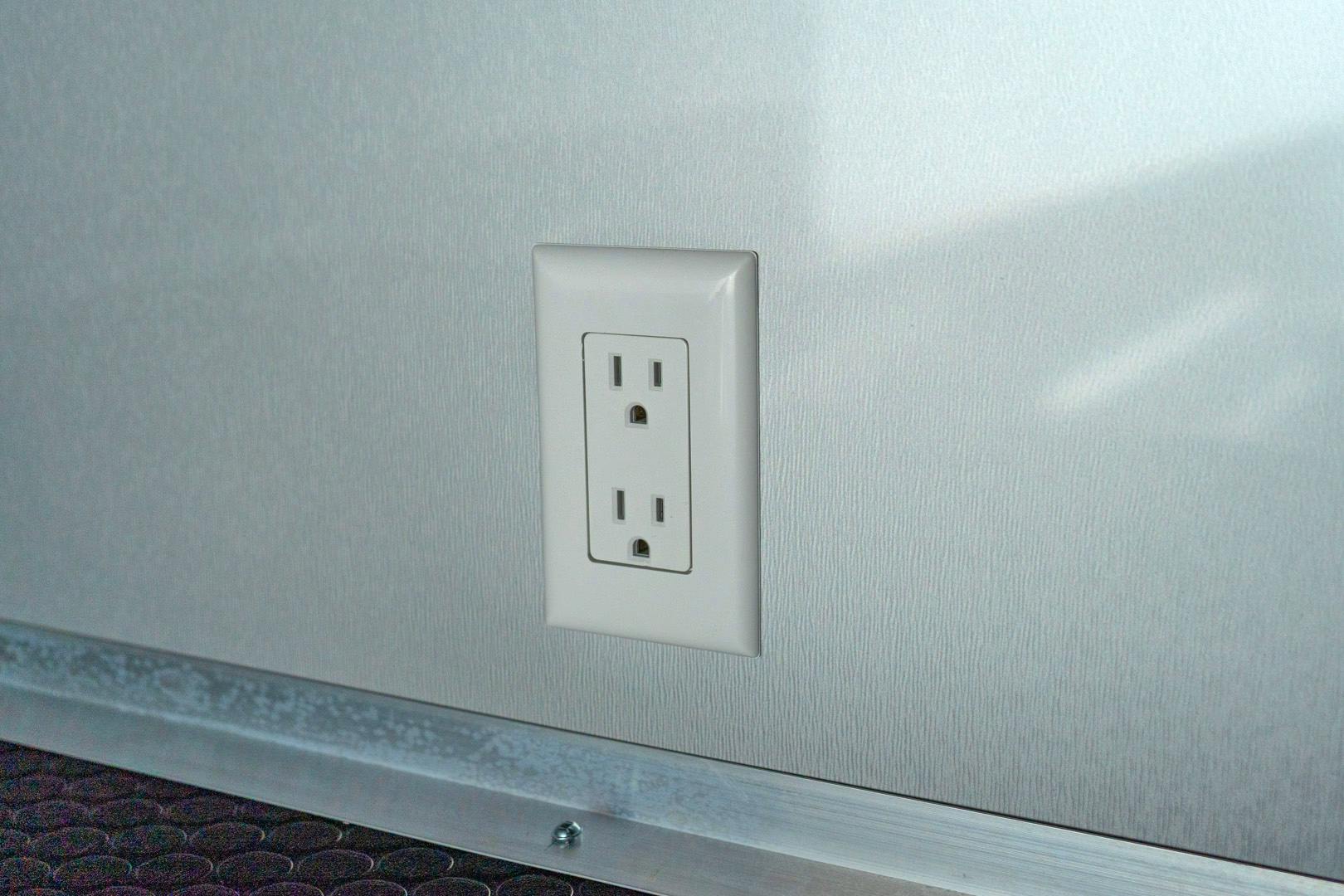 Spartan 8.5'x28' Enclosed Race Trailer w/ Rear Ramp Door (CR) - Stock #88528 - Image 33 of 36