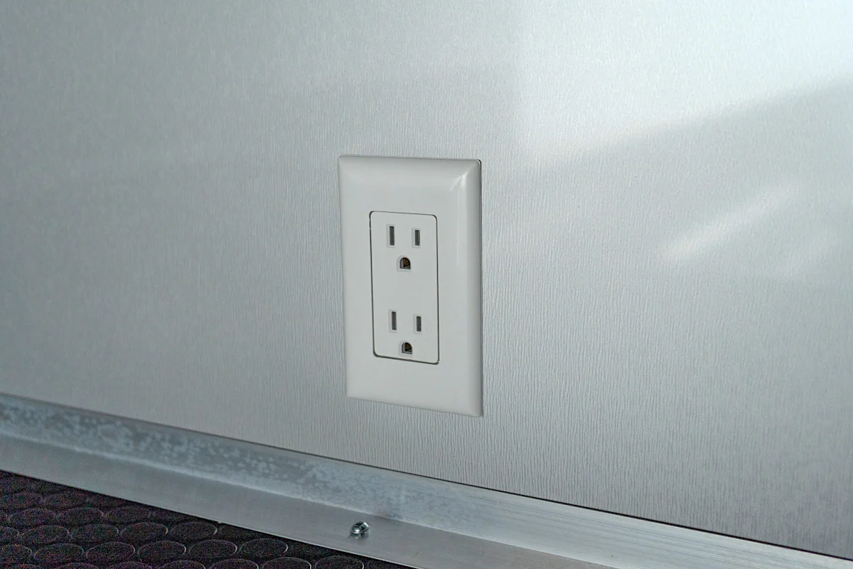 Spartan 8.5'x28' Enclosed Race Trailer w/ Rear Ramp Door (CR) - Stock #88528 - Image 33 of 36 Spartan 8.5'x28' Enclosed Race Trailer w/ Rear Ramp Door (CR) - Stock #88528 - Image 33 of 36