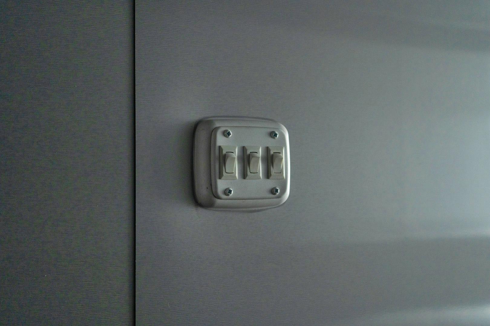 Spartan 8.5'x28' Enclosed Race Trailer w/ Rear Ramp Door (CR) - Stock #88528 - Image 34 of 36