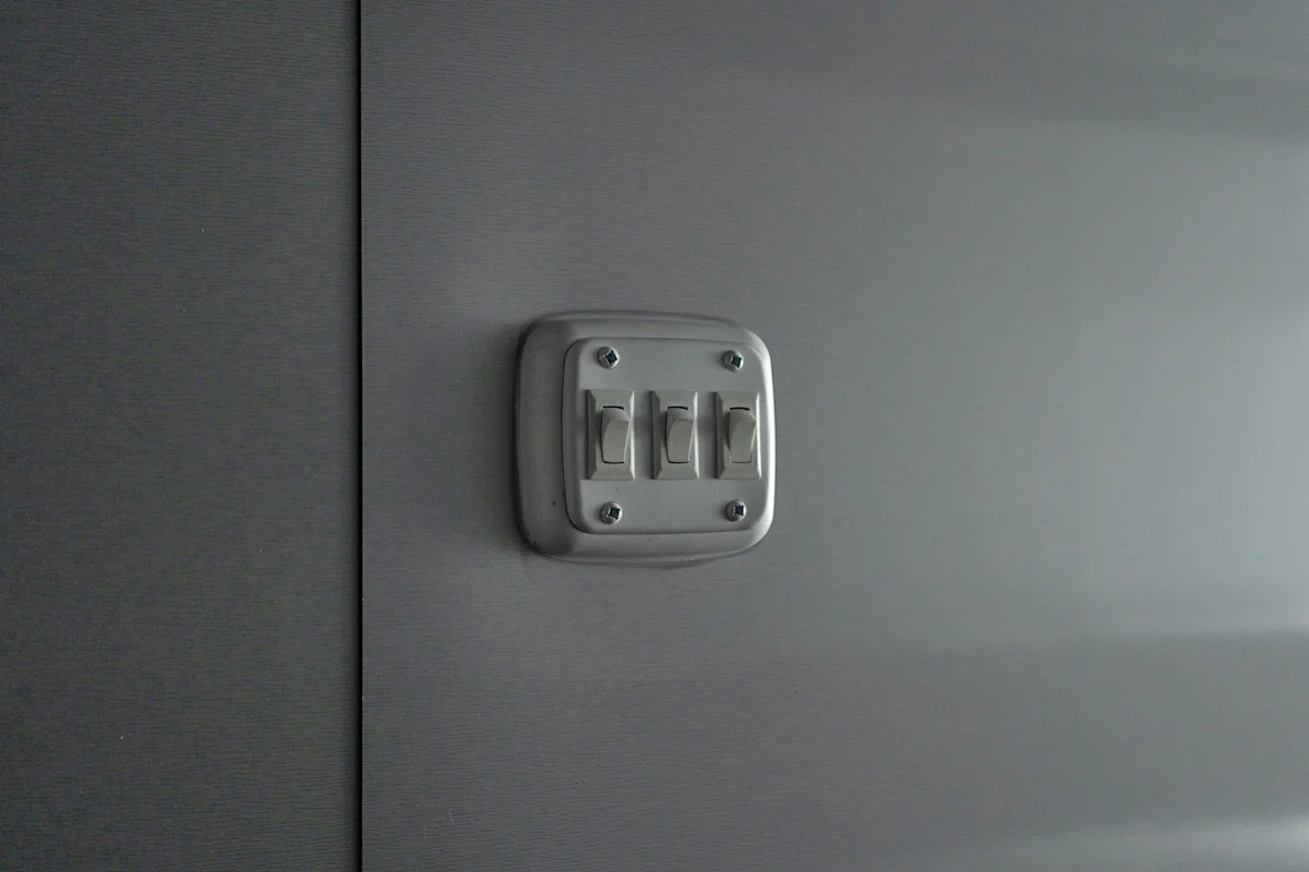 Spartan 8.5'x28' Enclosed Race Trailer w/ Rear Ramp Door (CR) - Stock #88528 - Image 34 of 36 Spartan 8.5'x28' Enclosed Race Trailer w/ Rear Ramp Door (CR) - Stock #88528 - Image 34 of 36