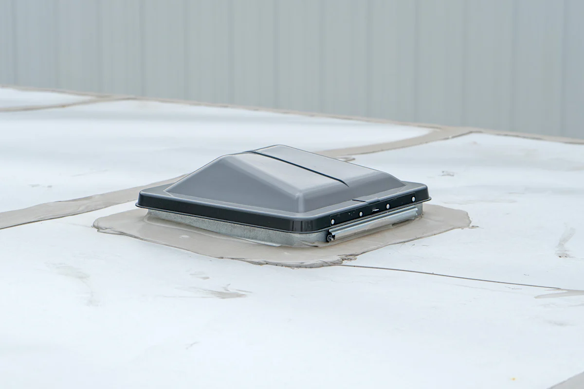 Spartan 8.5'x28' Enclosed Race Trailer w/ Rear Ramp Door (CR) - Stock #88528 - Image 7 of 36 Spartan 8.5'x28' Enclosed Race Trailer w/ Rear Ramp Door (CR) - Stock #88528 - Image 7 of 36