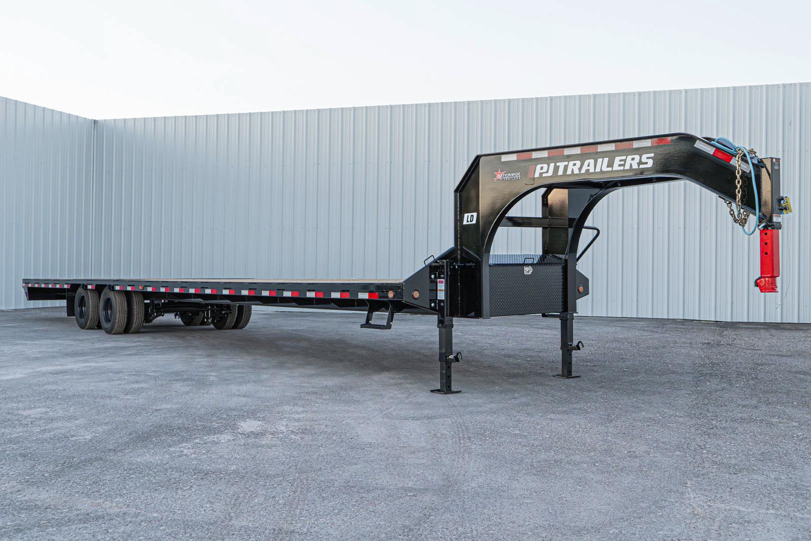 PJ Trailers 40'x102" Gooseneck Low Pro Flatbed Trailer w/ Duals (LD) - Stock #88577 - Image 2 of 17