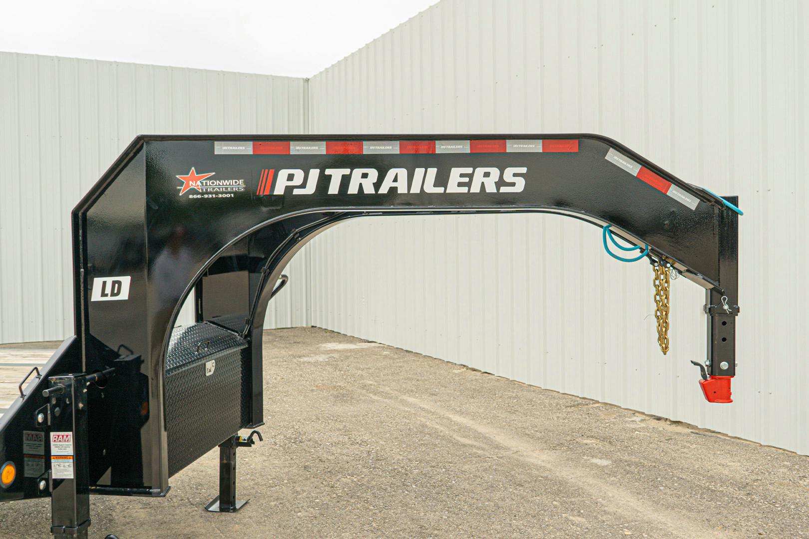 PJ Trailers 32'x102" Gooseneck Low Pro Flatbed Trailer w/ Duals (LD) - Stock #88601 - Image 12 of 28