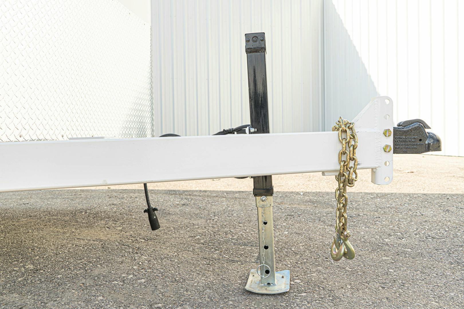 LoneStar 7.10'x20' 14k Steel Enclosed Cargo Trailer w/ Rear Ramp Door (C2) - Stock #88614 - Image 5 of 17