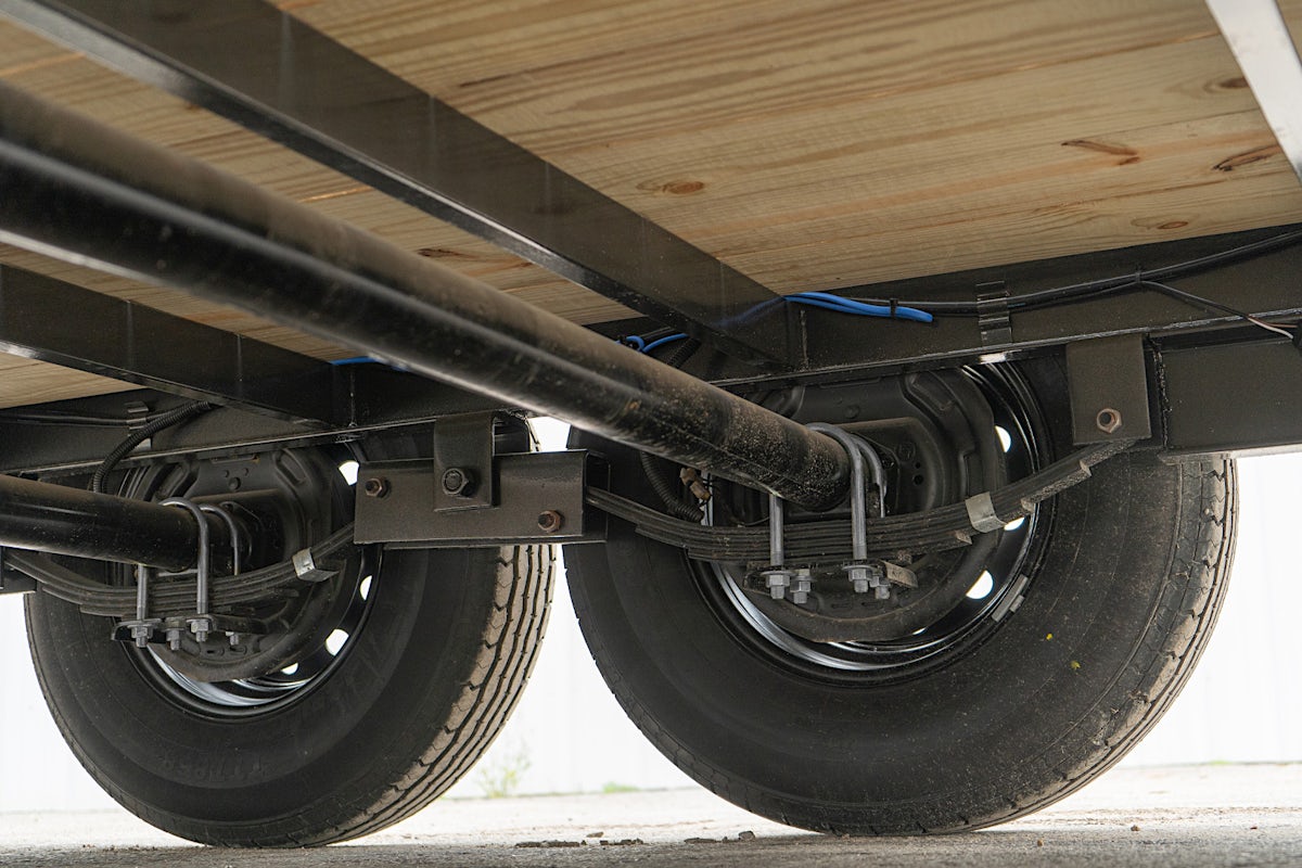 X-ON 22'x83" Utility Trailer w/ 2' Dovetail & 3' Gate (U2) - Stock #88618 - Image 9 of 13 X-ON 22'x83" Utility Trailer w/ 2' Dovetail & 3' Gate (U2) - Stock #88618 - Image 9 of 13