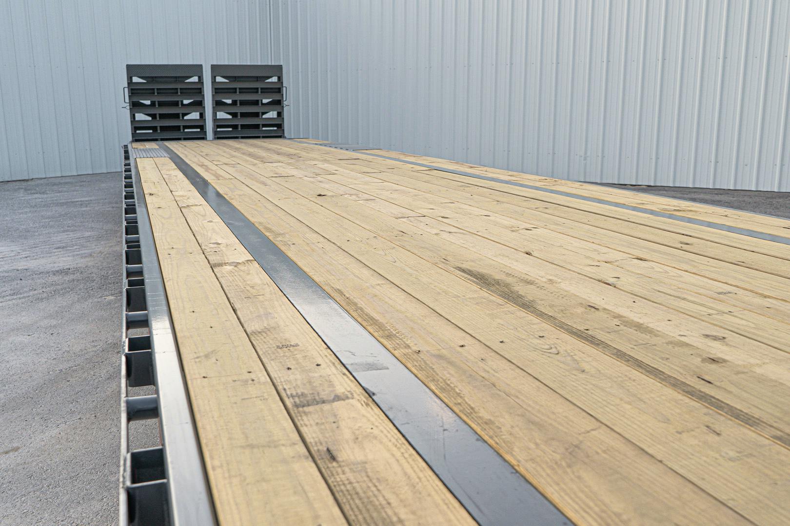 ARC Trailers 40'x102" Gooseneck Flatbed Trailer w/ 5' Dovetail (GDS) - Stock #88634 - Image 4 of 9